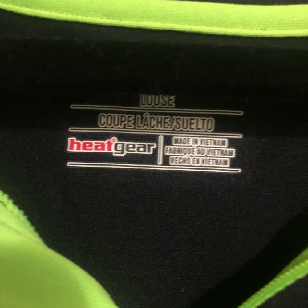 Never worn Under Armour pullover - Picture 2 of 4